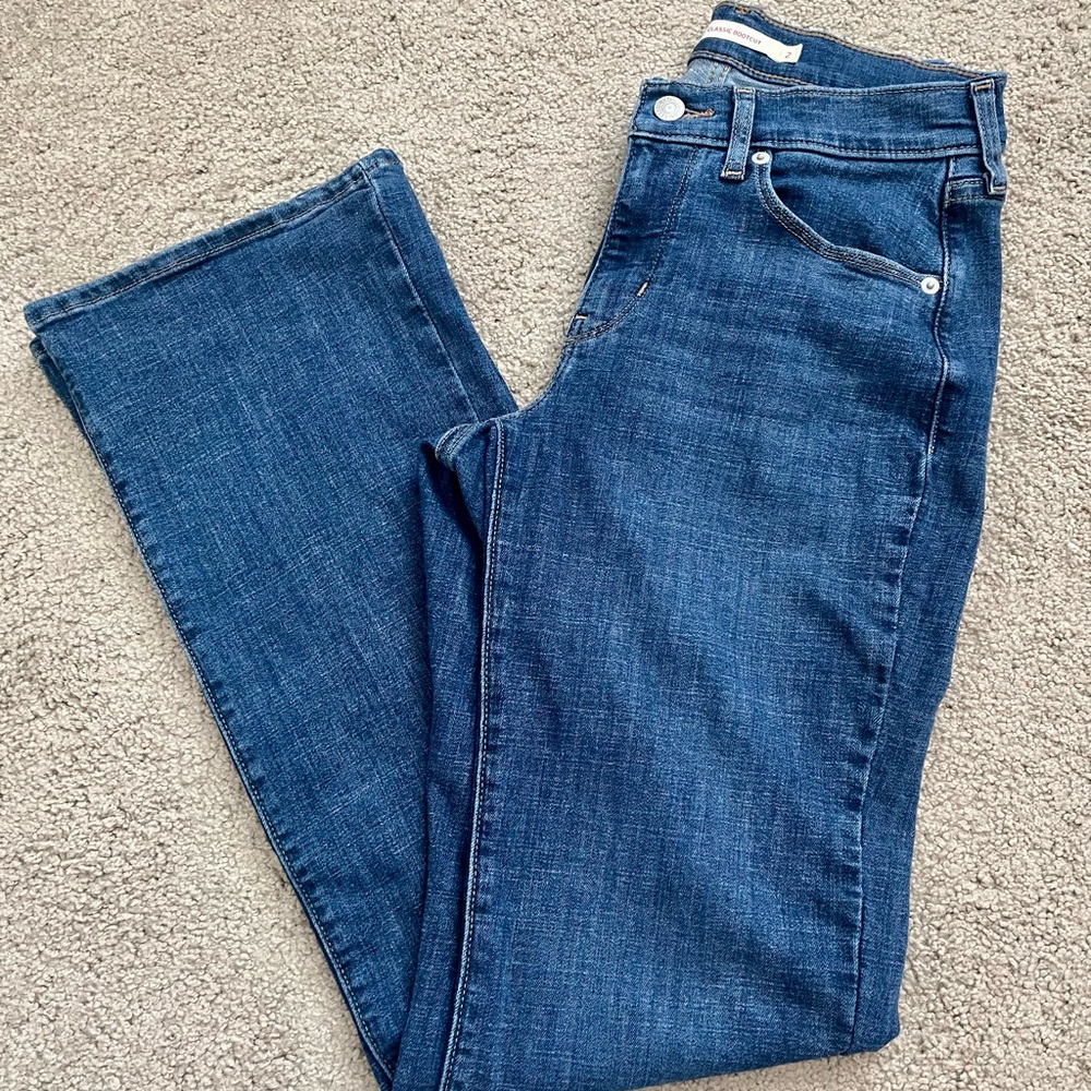 Levis Bootcut Jeans